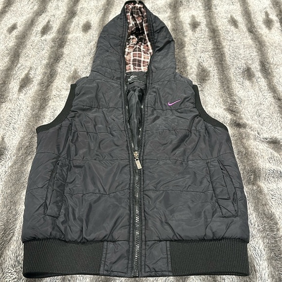 Nike Vest - Picture 1 of 4